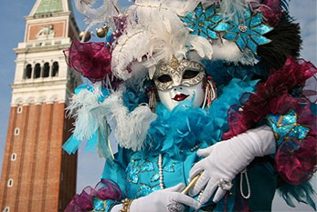 Masquerade à la place Saint-Marc à Venise.