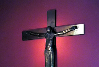 Pour l'Exaltation de la Croix, la Croix de Jésus est adoré.