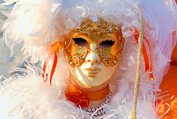 Le pansement traditionnel de la lundi gras parade fait partie de lundi gras.